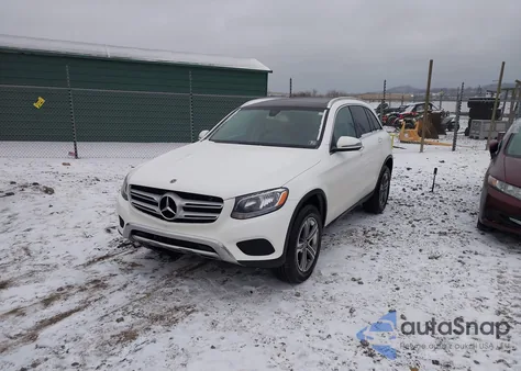 2018 Mercedes-Benz Glc 300 4Matic z USA, uszkodzony, nr VIN WDC0G4KB8JV046188